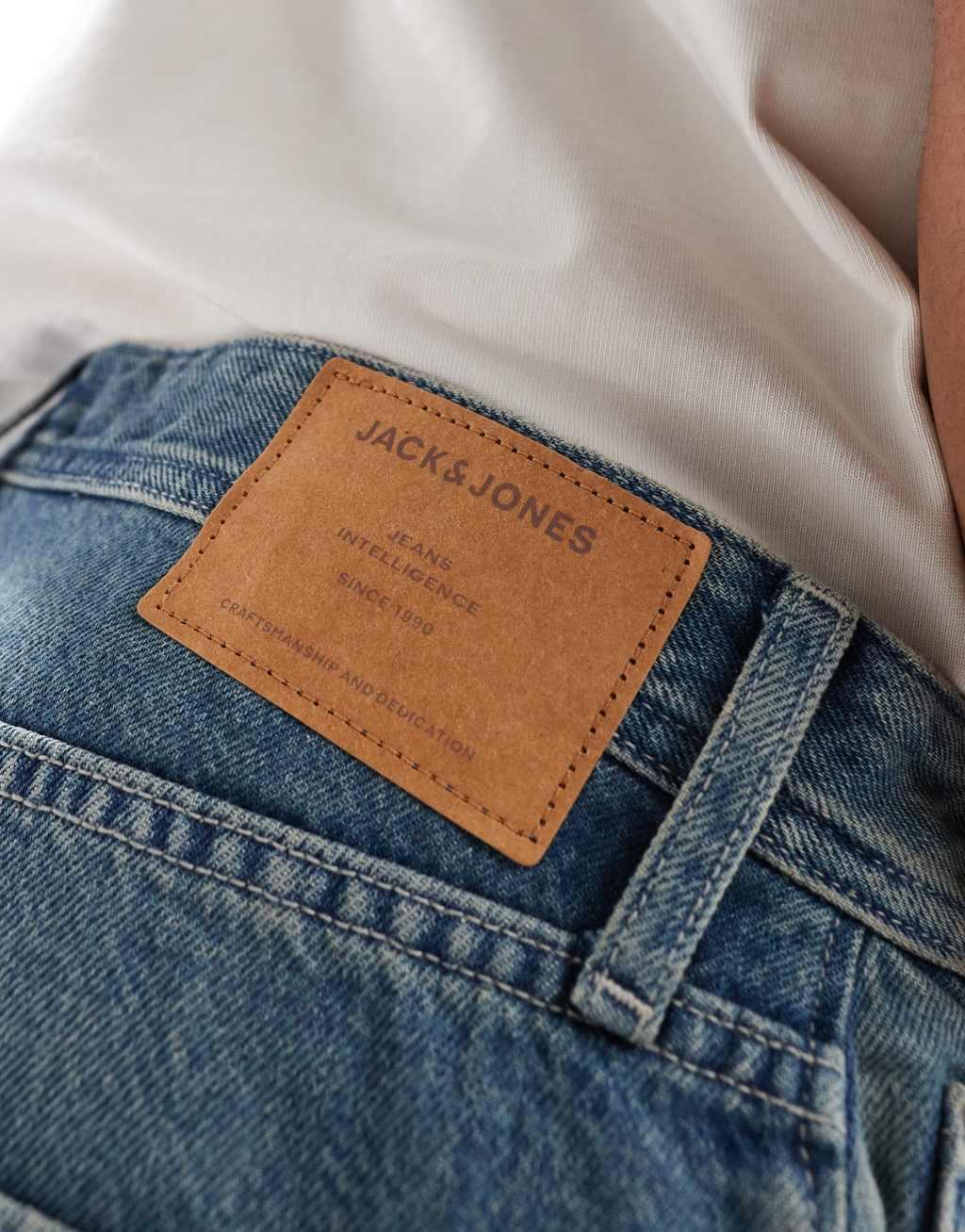 Jack & Jones Alex baggy jeans in mid blue wash Product Image