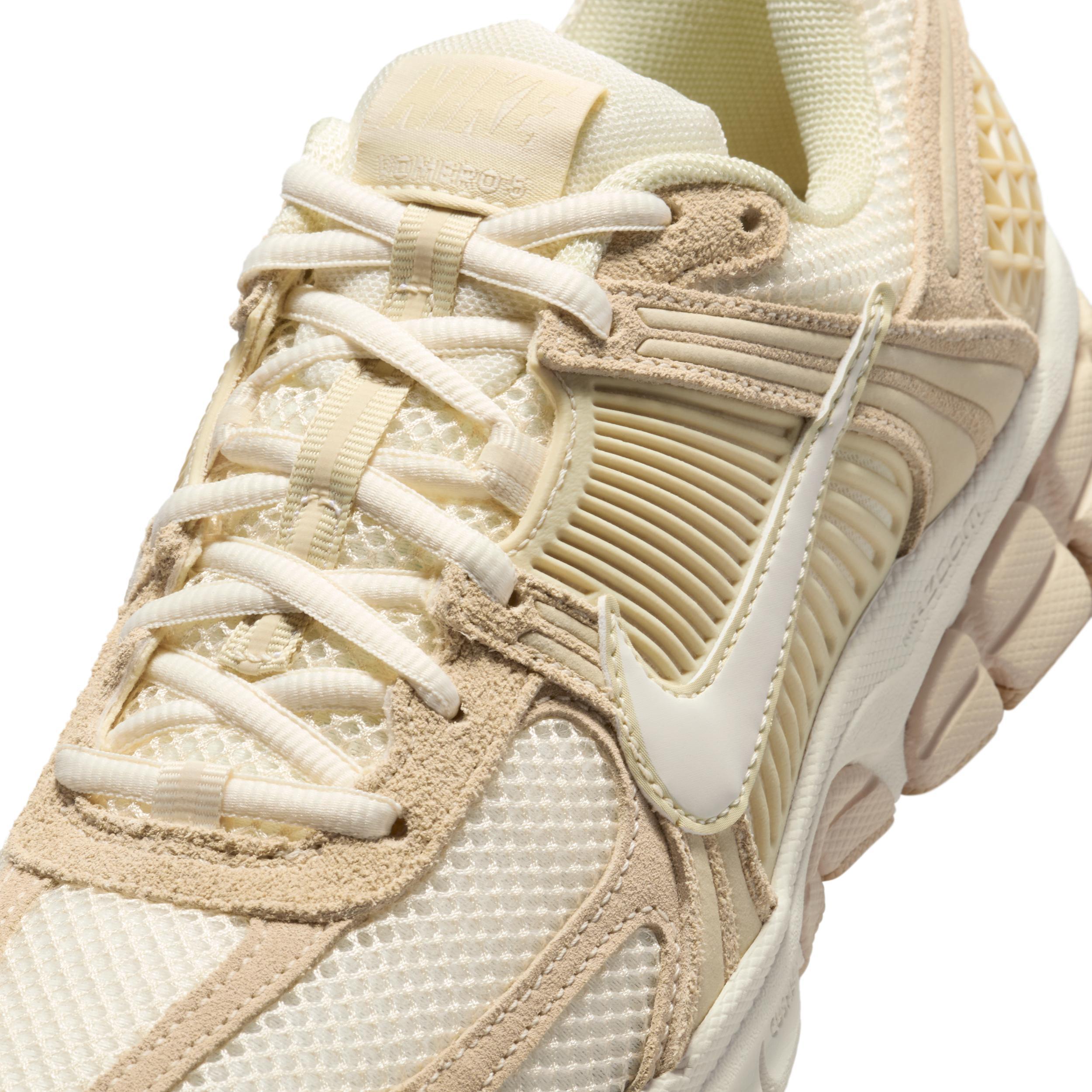 Nike Women's Zoom Vomero 5 Shoes Product Image