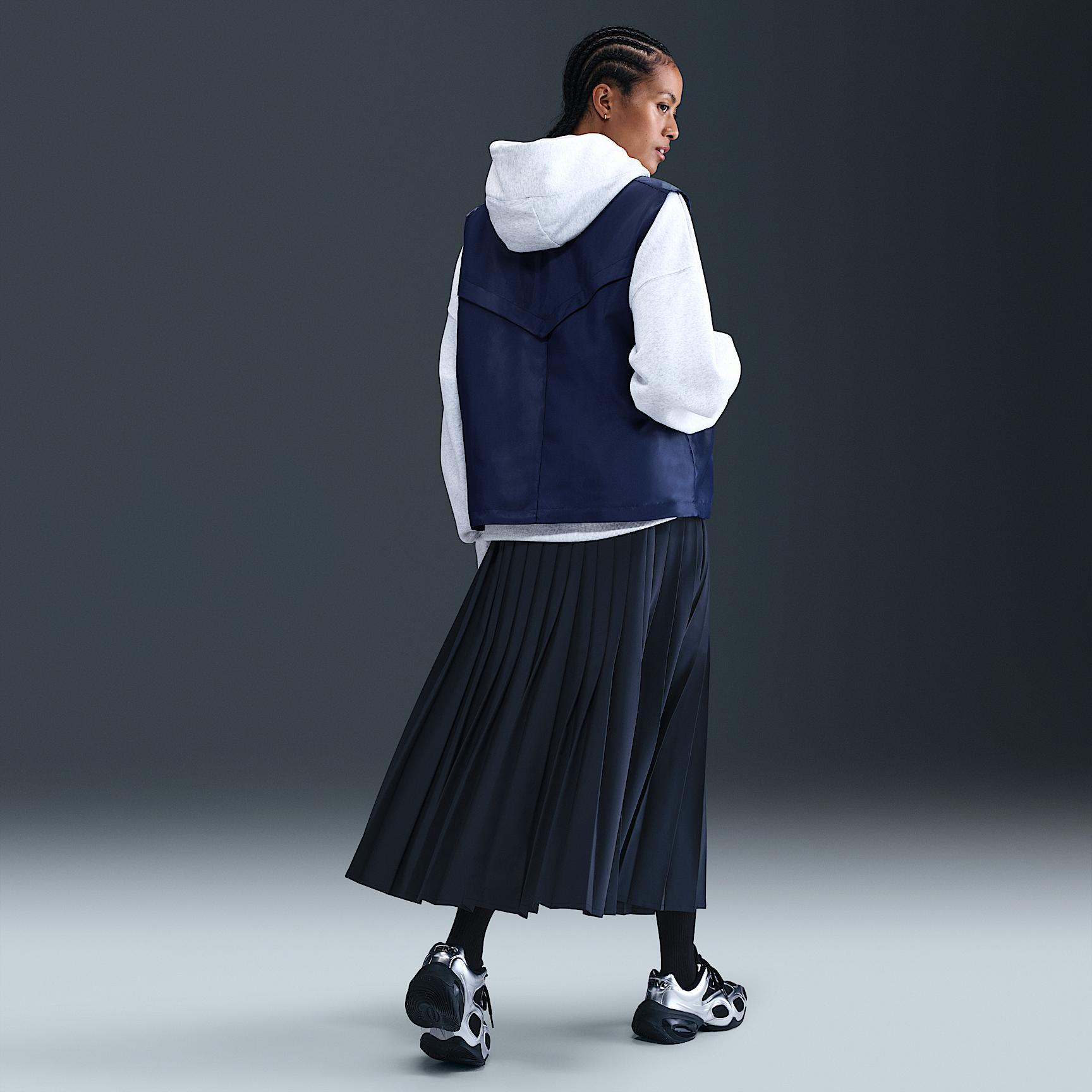 Nike Sportswear Windrunner Women's Shine Vest Product Image