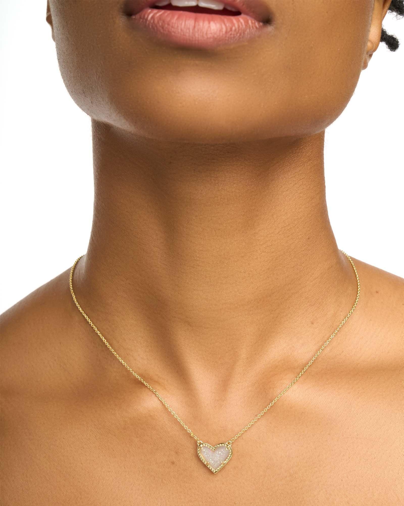 Kendra Scott Ari Heart Short Pendant Necklace, 15 Product Image
