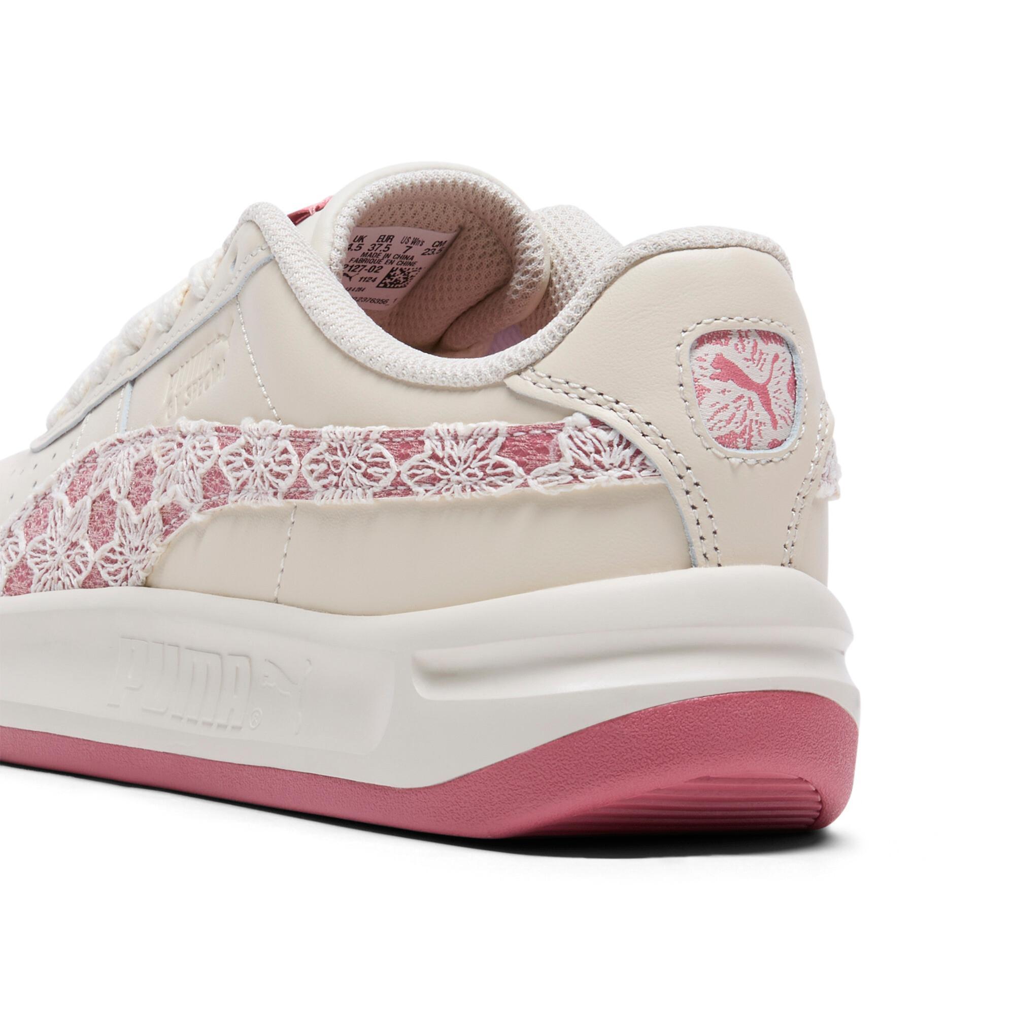 GV Special Bloom Women's Sneakers Product Image