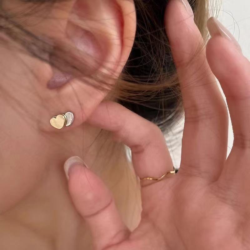 Heart Stud Earring Product Image