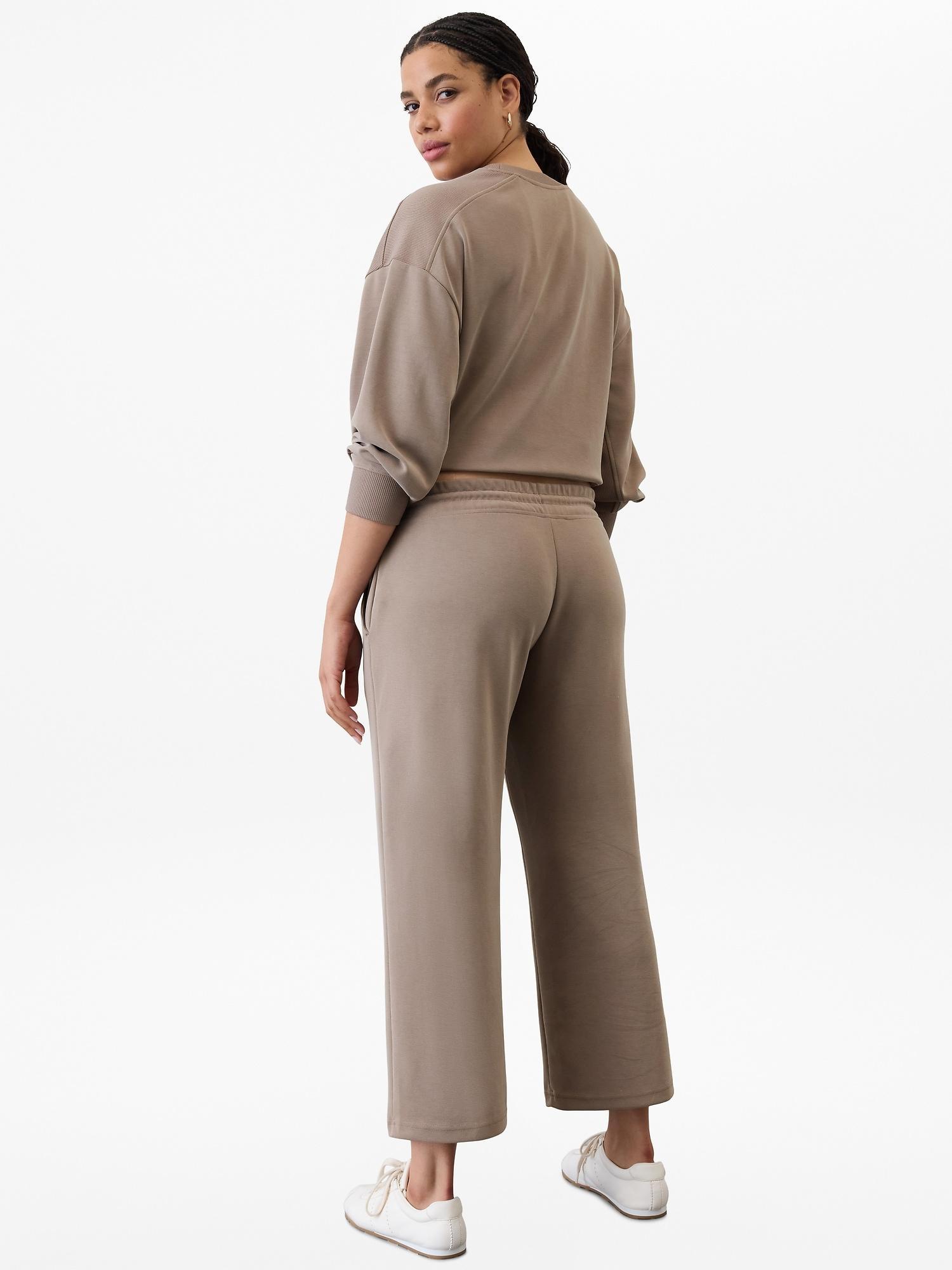 Seasoft Mid Rise Straight Crop Product Image