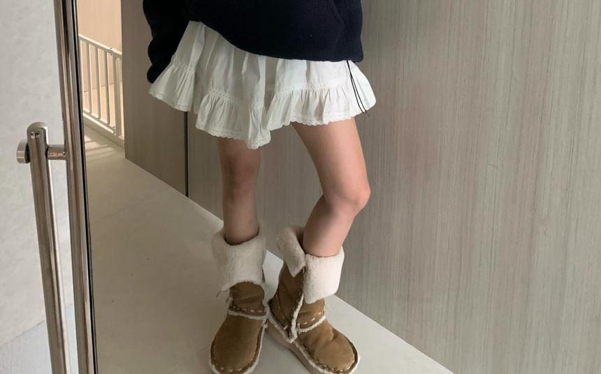 Long-Sleeve Round Neck Bow Embroidered Sweatshirt Product Image
