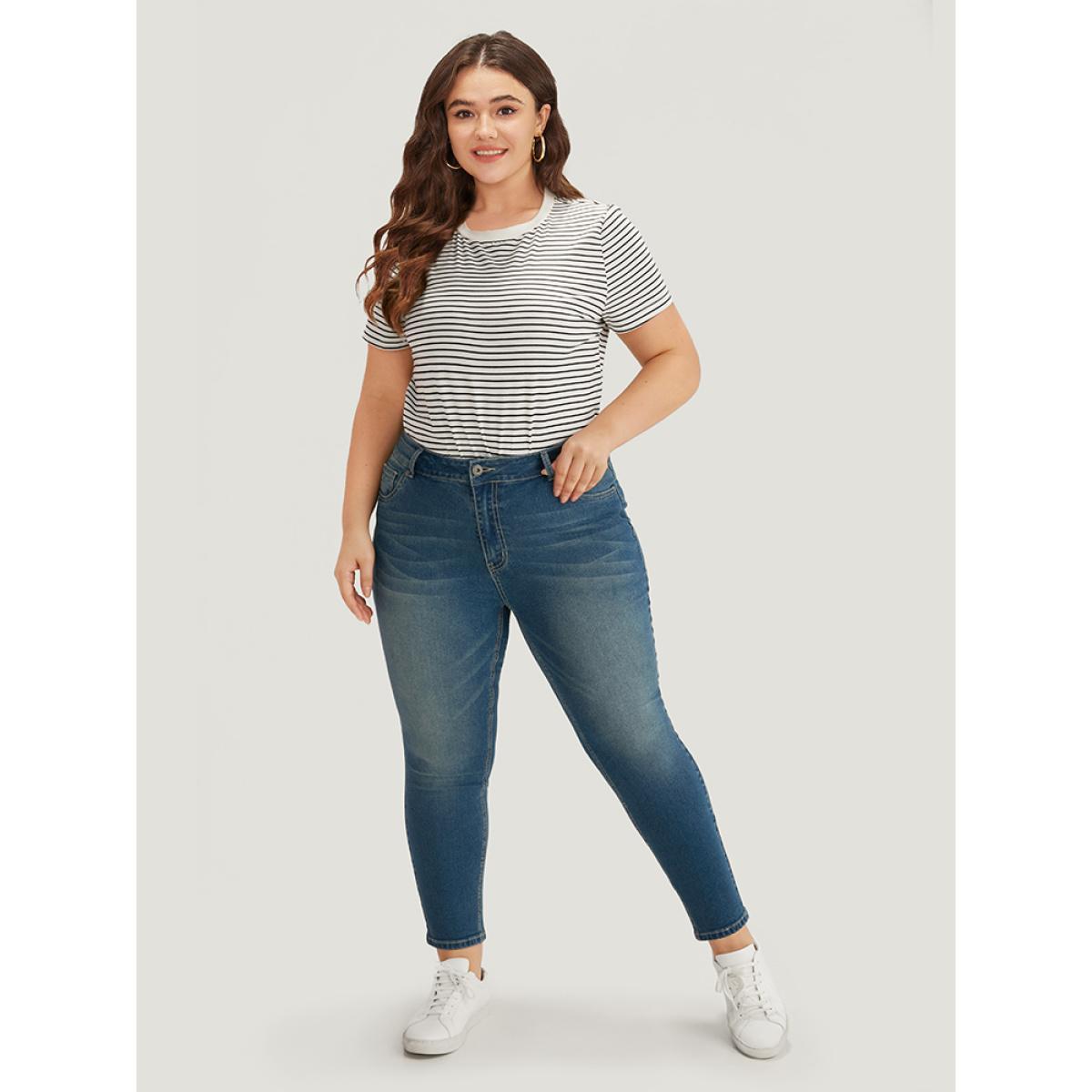 Plus Size Zipper Fly Skinny Medium Wash Jeans Women Cerulean Casual Plain Plain High stretch Pocket Jeans BloomChic 22/3X Product Image