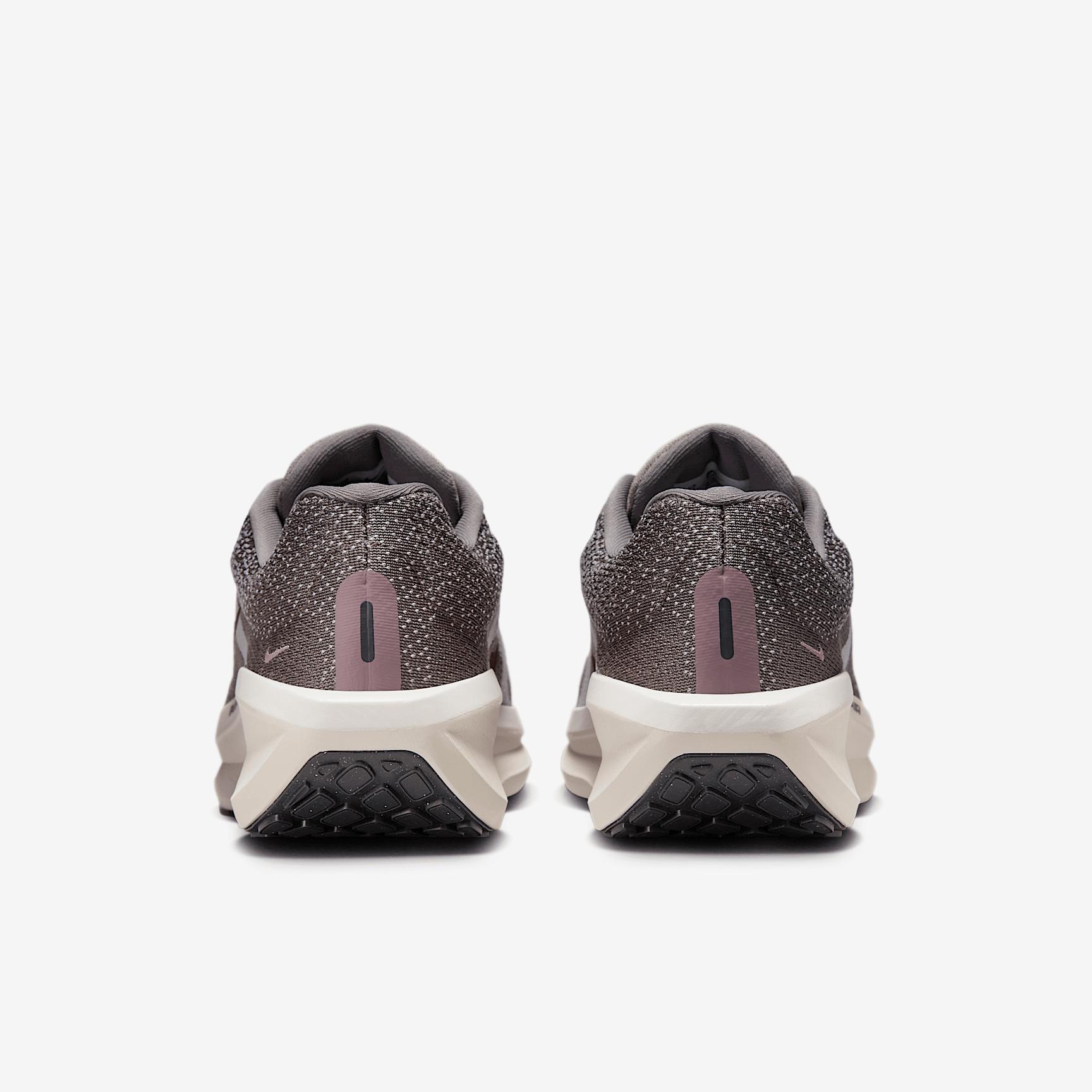 Nike Men's Winflo 11 Road Running Shoes Product Image