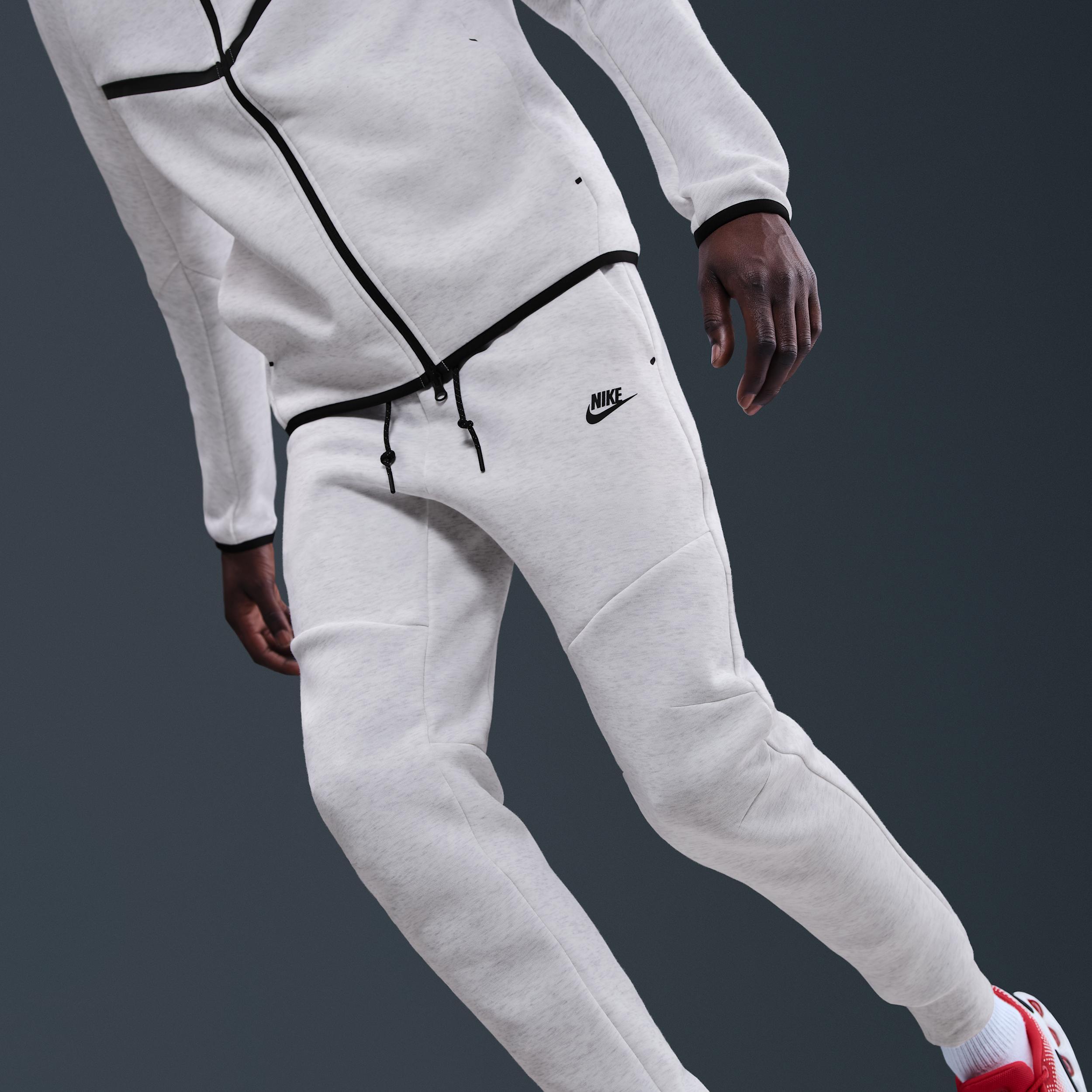 Nike Men's Tech Fleece Jogger Pants Product Image