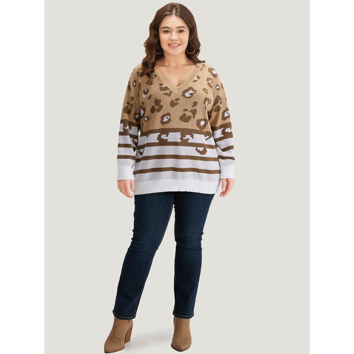 Plus Size Leopard Striped Elastic Cuffs Pullover Leopard Women Casual Loose Long Sleeve V-neck Dailywear Pullovers BloomChic 26/4X Product Image