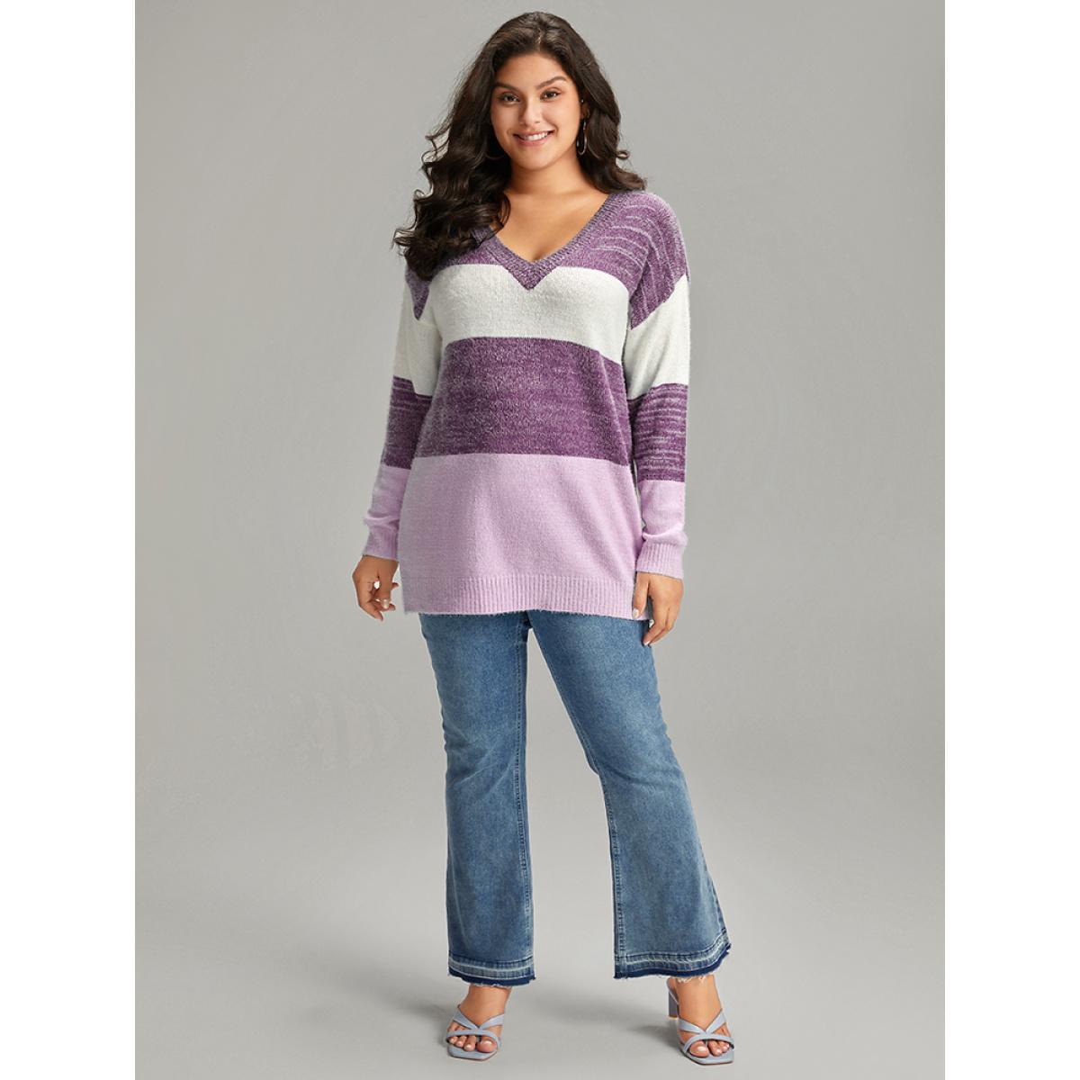 Plus Size Colorblock Contrast V Neck Pullover DarkGreen Women Casual Long Sleeve V-neck Dailywear Pullovers BloomChic 26/4X Product Image