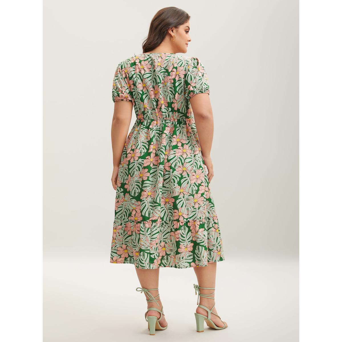 Plus Size Spring Things Printed Pockets Midi Dress Truegreen Women V-neck Short sleeve Curvy BloomChic 22-24/3X Product Image