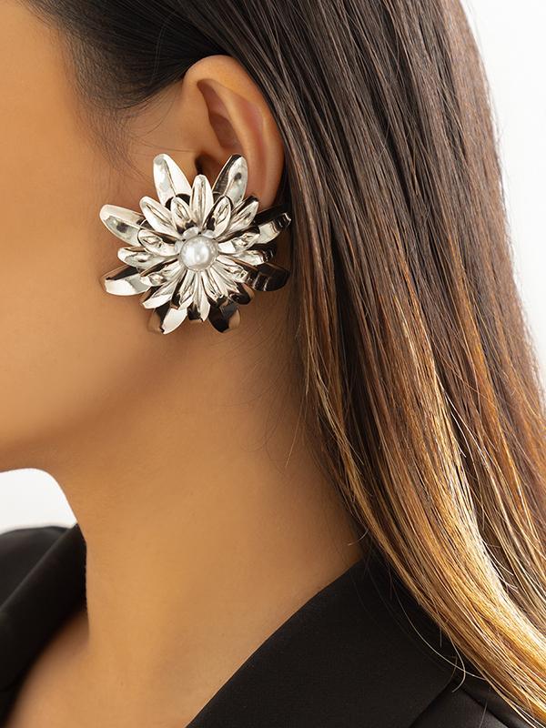 Flower Shape Drop Earrings Product Image