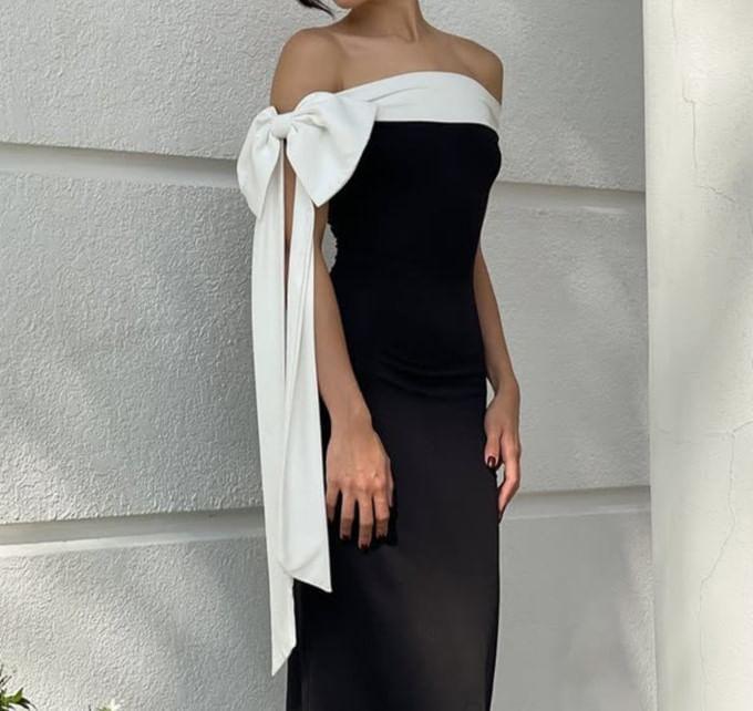 Off-Shoulder Color-Block Bow Accent Slim-Fit Midi Bodycon Dress Product Image