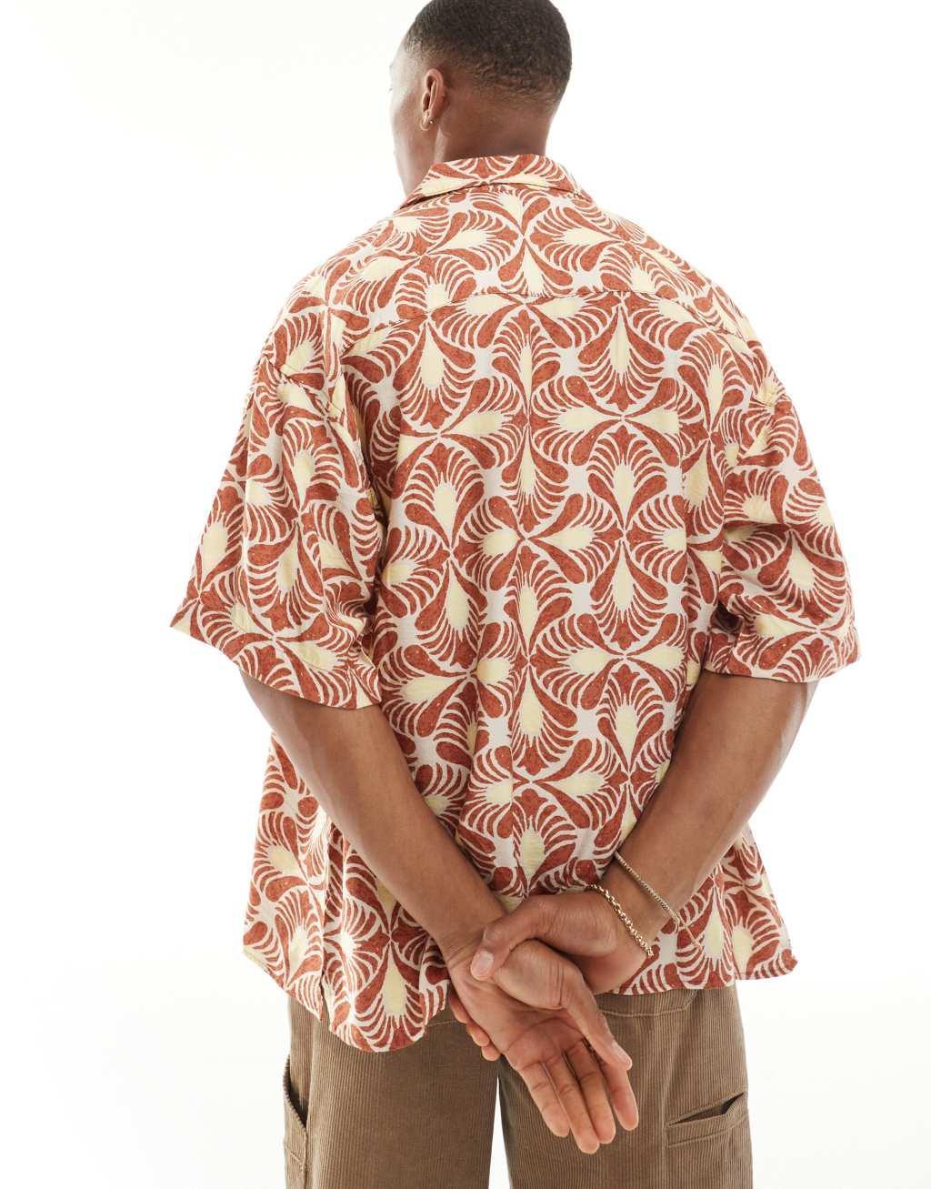 Jack & Jones oversized shirt in geo print Product Image