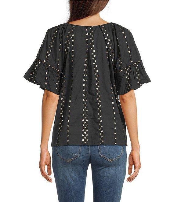 Democracy Contrast Tonal Embroidered Woven Spliced V-Neck Short Raglan Sleeve Top Product Image