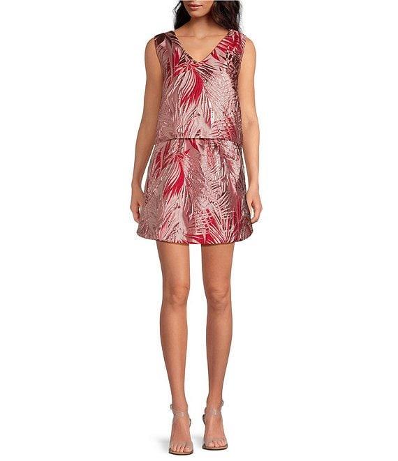 Buru Le V Mod Palm Brocade Cropped V-Neckline Sleeveless Coordinating Top Product Image