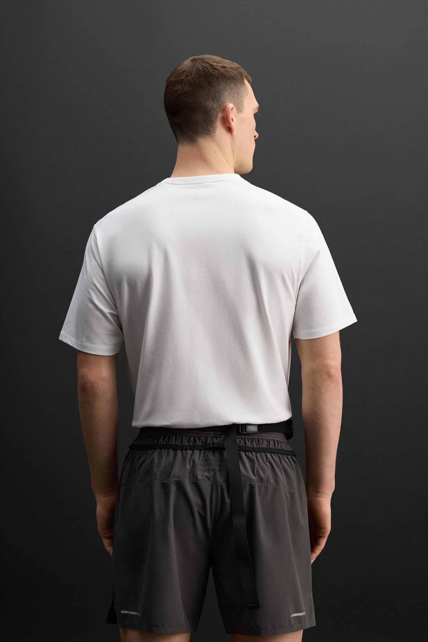 RELAXED TRAINING T-SHIRT Product Image