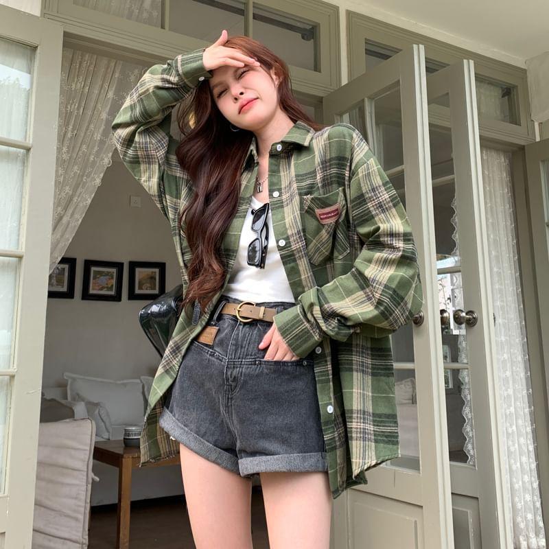 Long-Sleeve Pocketed Plaid Shirt Product Image