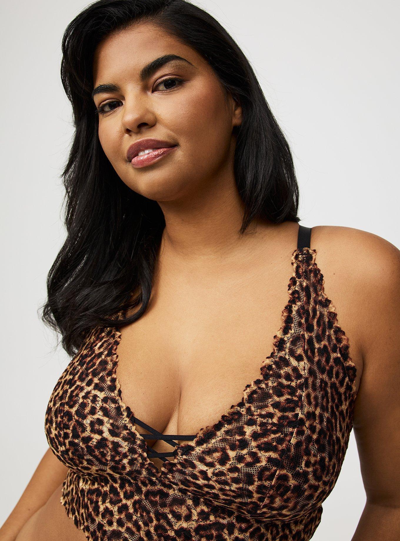 Lightly Lined Simply Lace XO Front Bralette Product Image