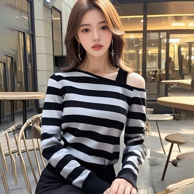 Long-Sleeve Cold Shoulder Asymmetrical Buttoned Slit Slim Fit Knit Top Product Image