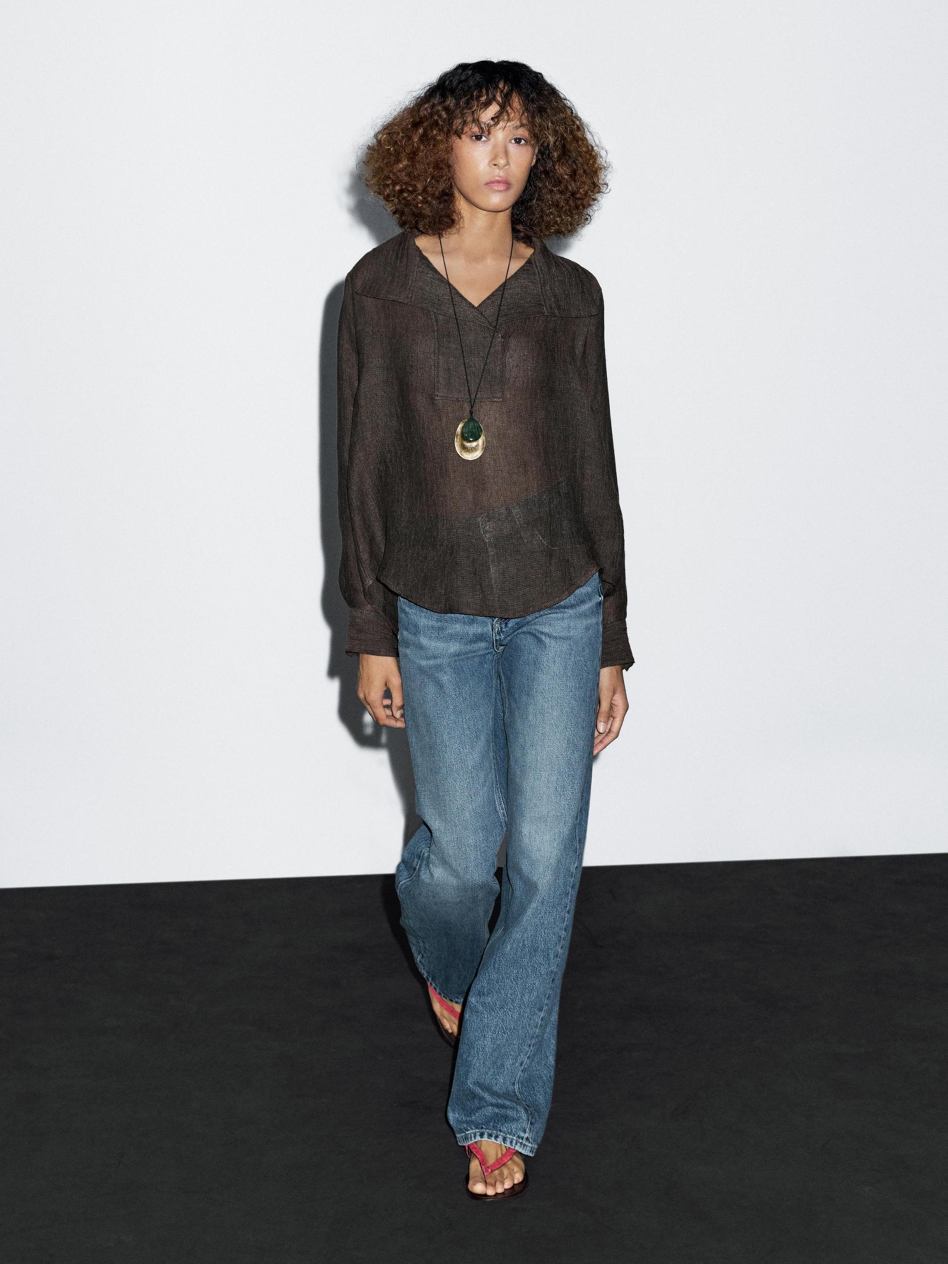 100% linen blouse with chest detail Product Image