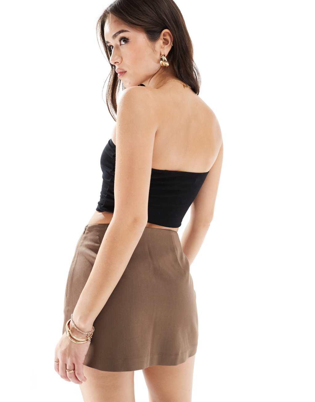 Stradivarius 90s mini skort in brown Product Image