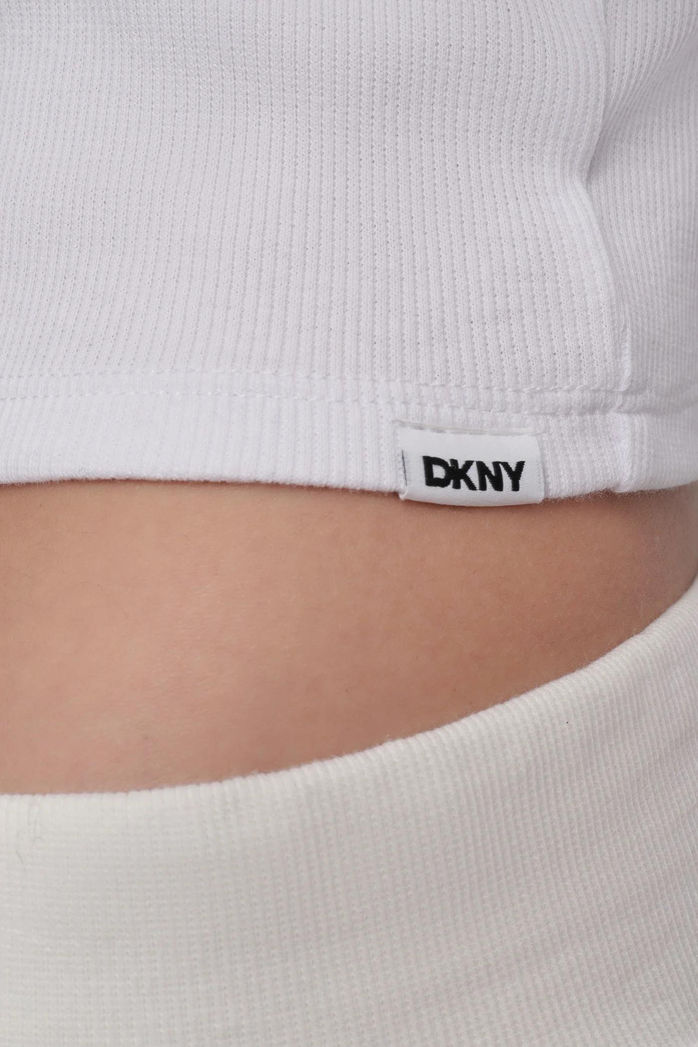 CROPPED NOTCH NECK PERFORMANCE TEE Product Image