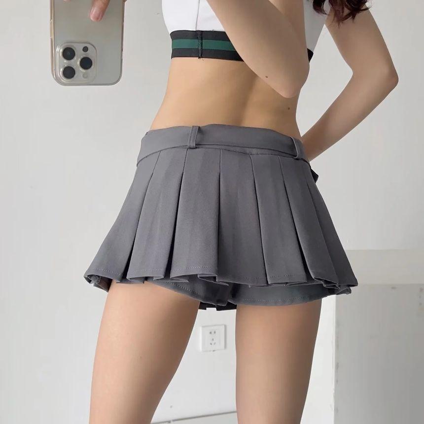 Low Rise Plain Pleated Skort Product Image
