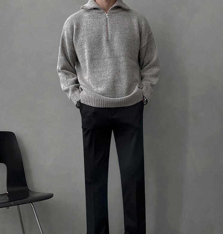 RT No. 5555 KNITTED HALF TURTLENECK COLLAR HALF ZIP-UP SWEATER Product Image