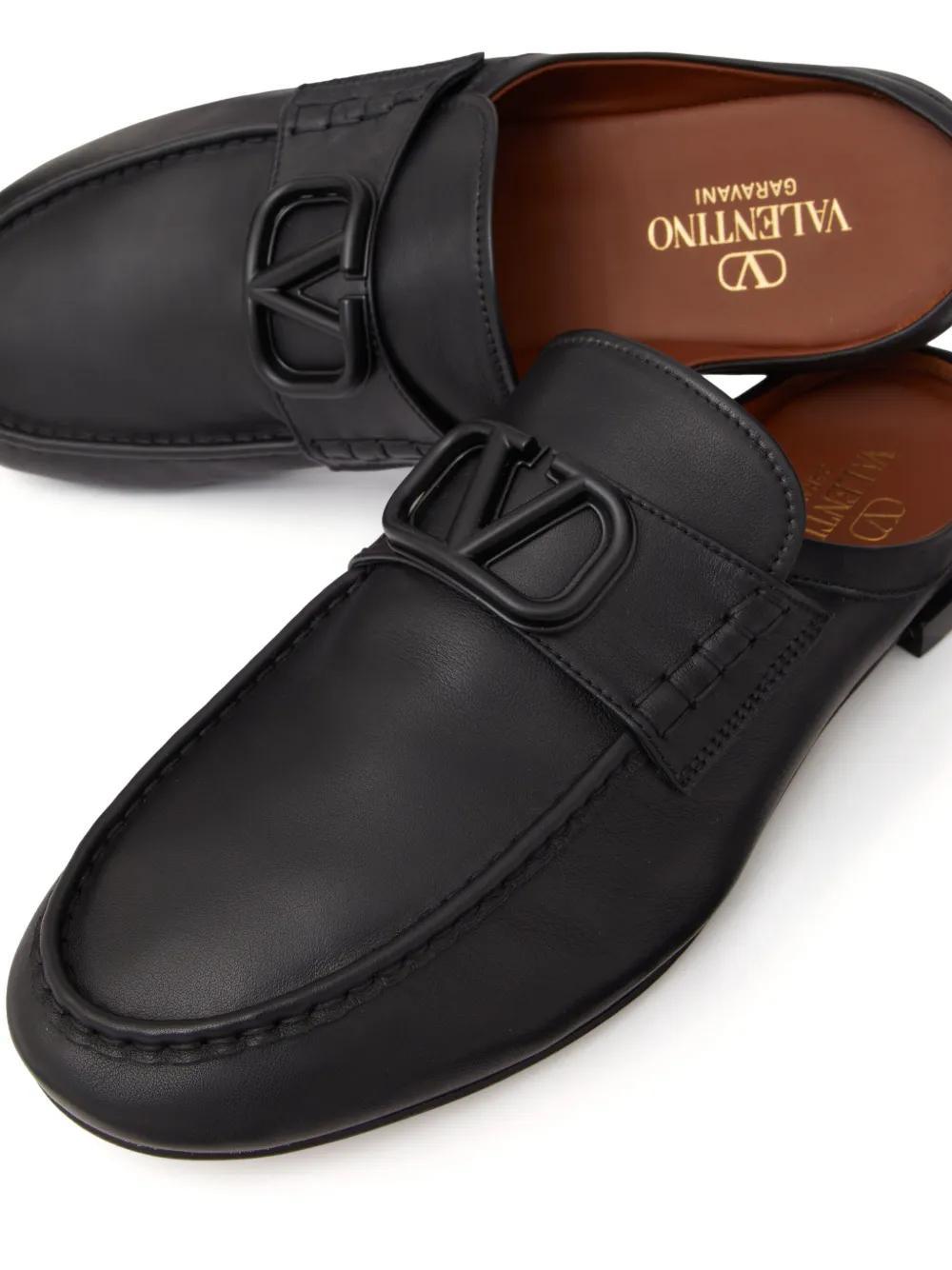 VLogo leather slippers Product Image