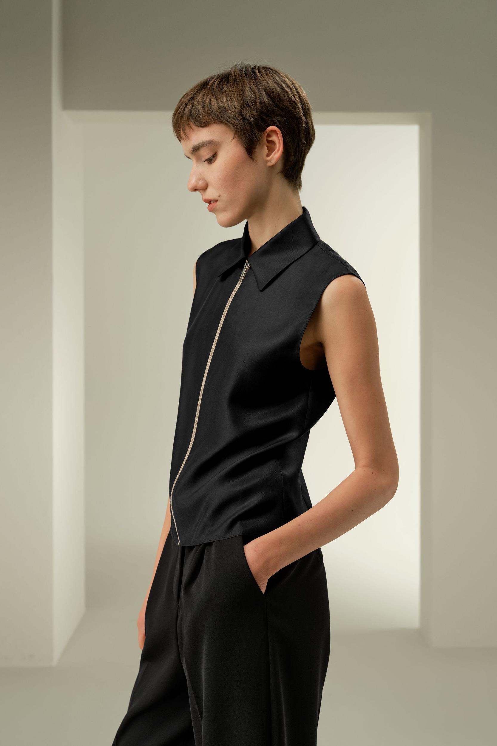 Sleeveless Full Zip Silk Vest Product Image