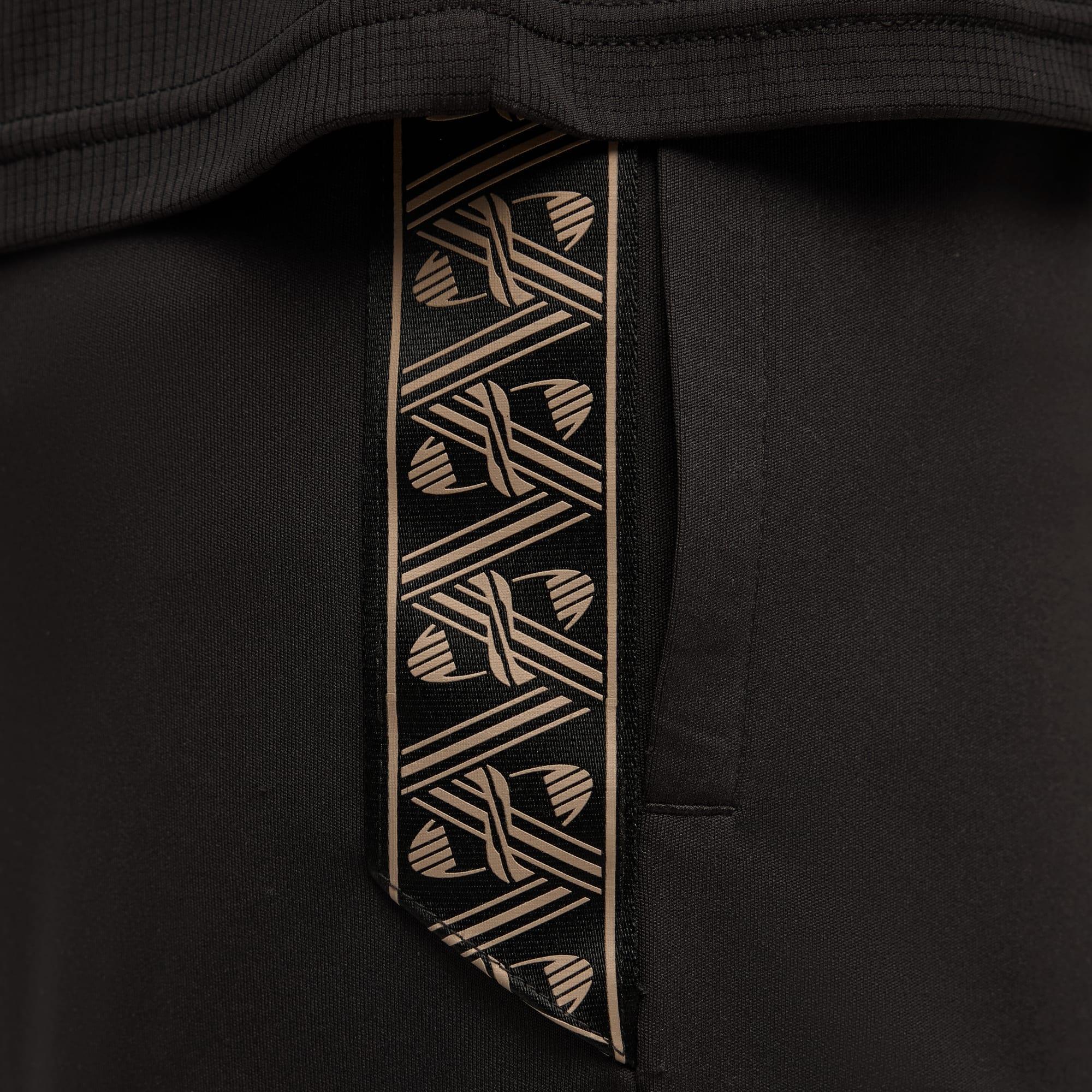KINGtouch Shorts Men Product Image