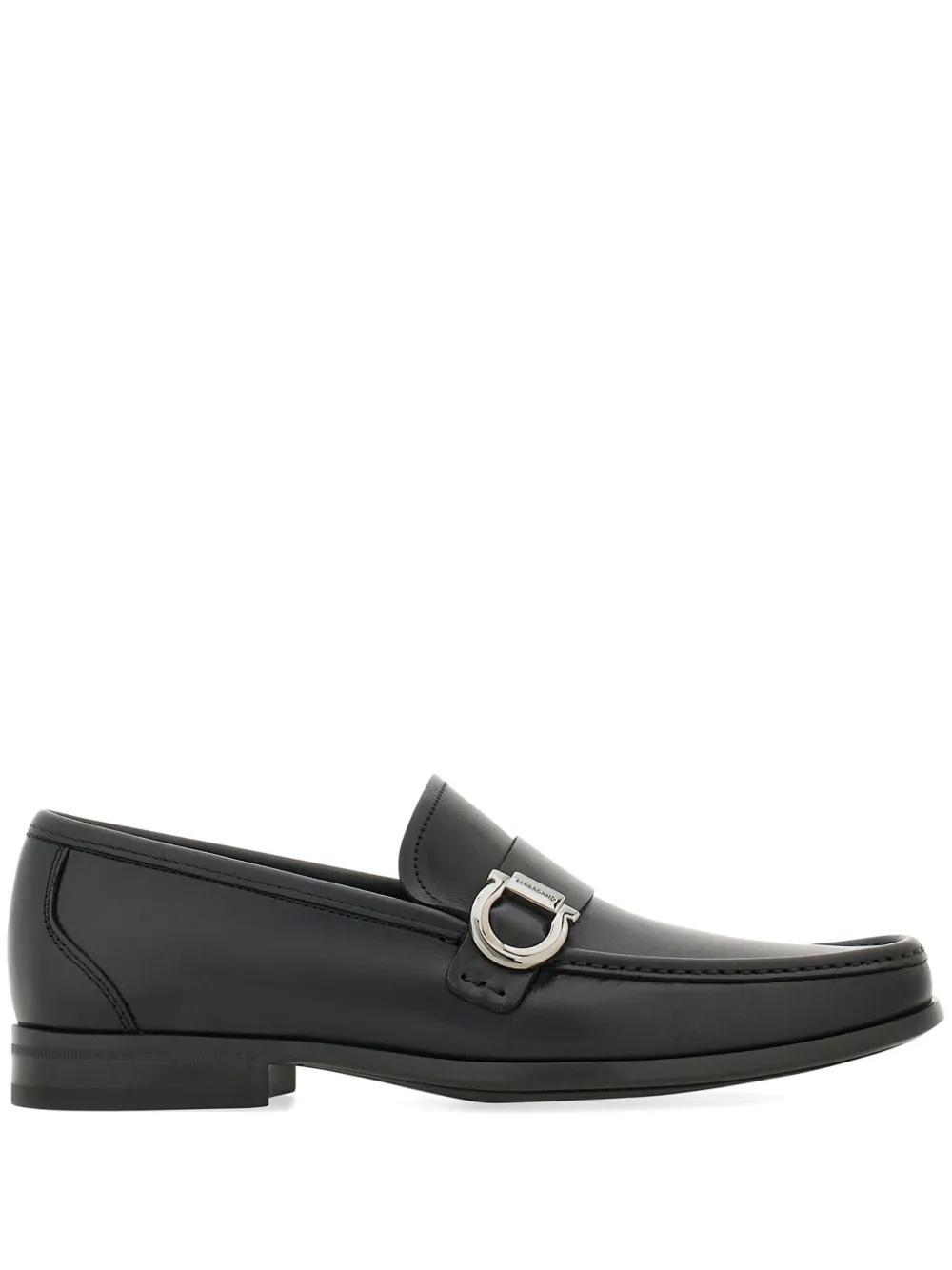 FERRAGAMO Gancini-plaque Leather Loafers In Black Product Image