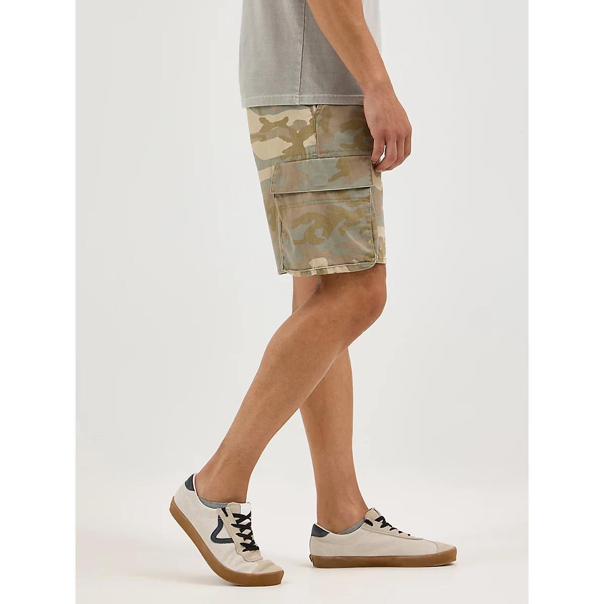 Men's Cargo Twill Short in Jungle Product Image