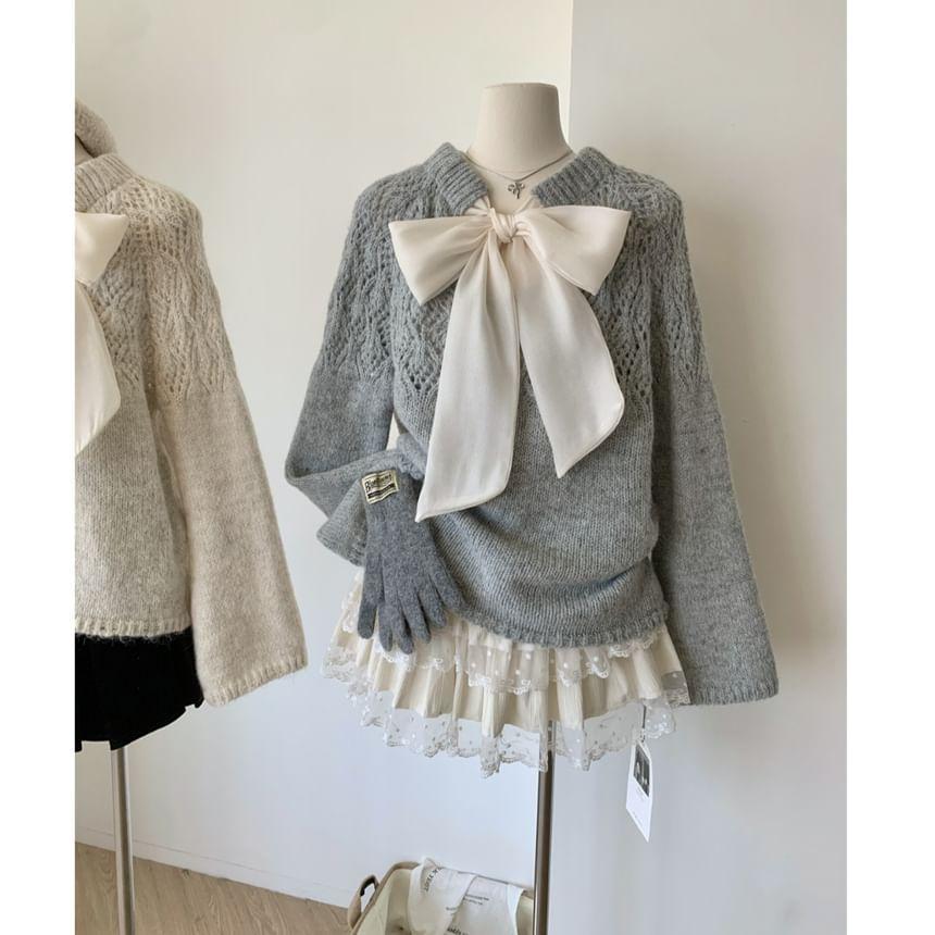 Crew Neck Tie-Up Sweater Product Image