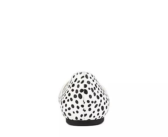 Journee Collection Womens Brandee Flat Product Image