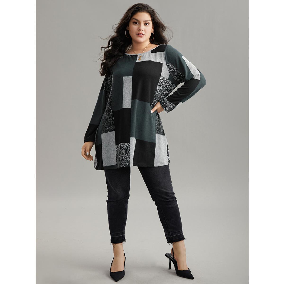 Plus Size Colorblock Contrast Round Neck T-shirt Gray Women Elegant Contrast Colorblock Boat Neck Dailywear T-shirts BloomChic 30/6X Product Image