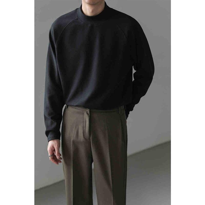 Long-Sleeve Mock Neck Plain T-Shirt Product Image