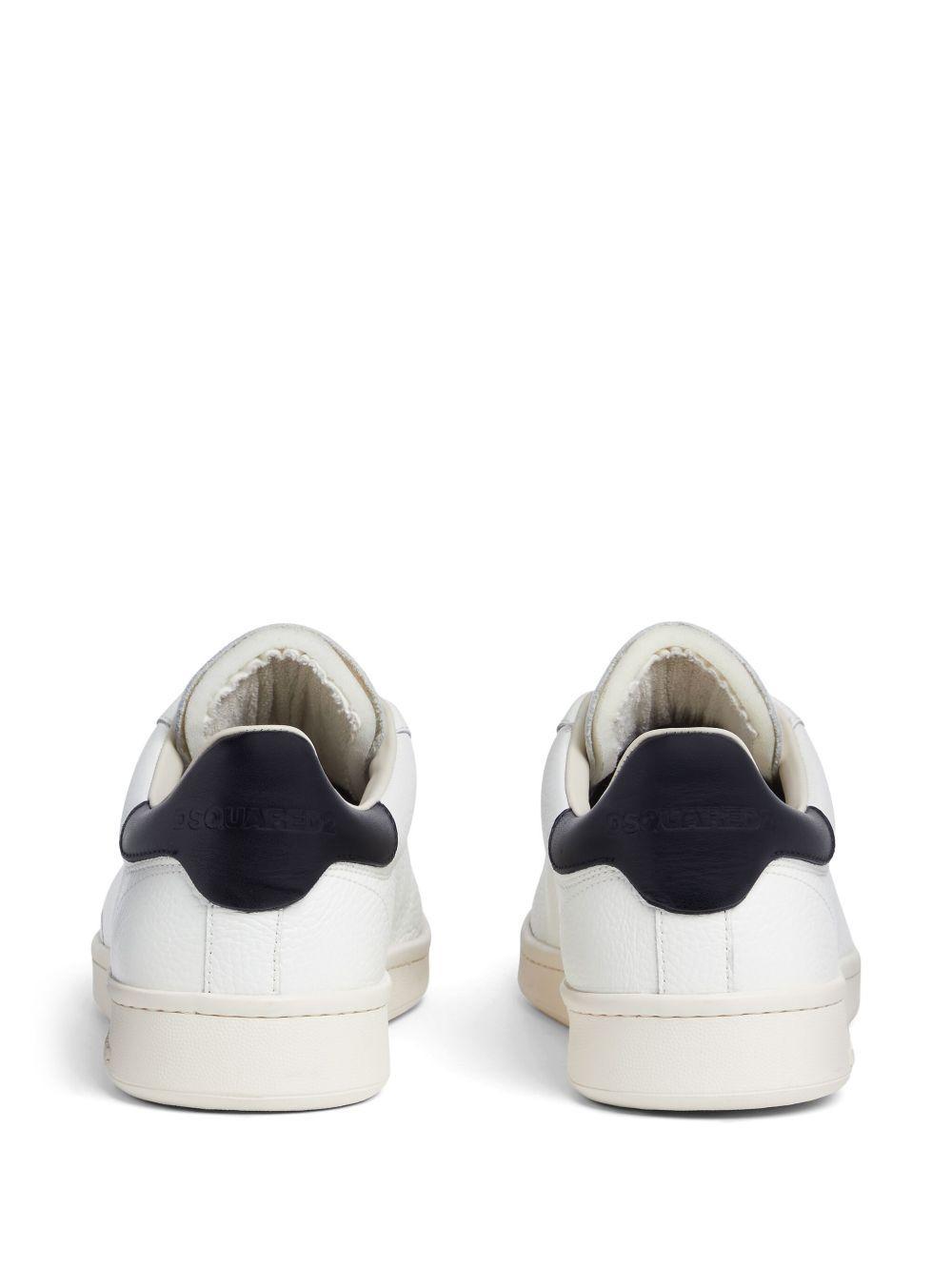 maple leaf-detail sneakers Product Image