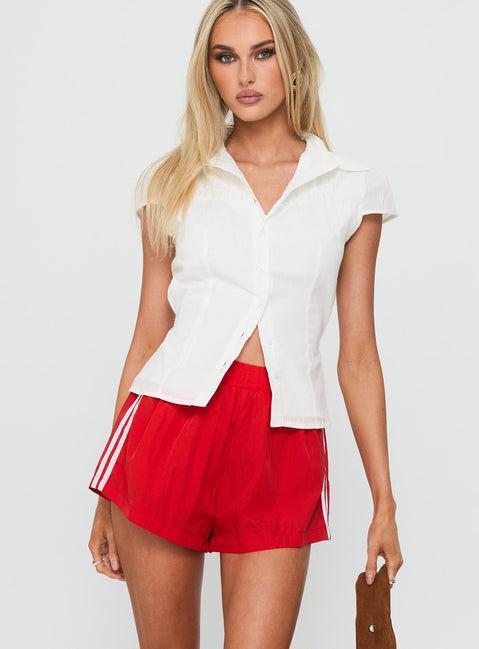 Borderline Track Short Red / White Product Image