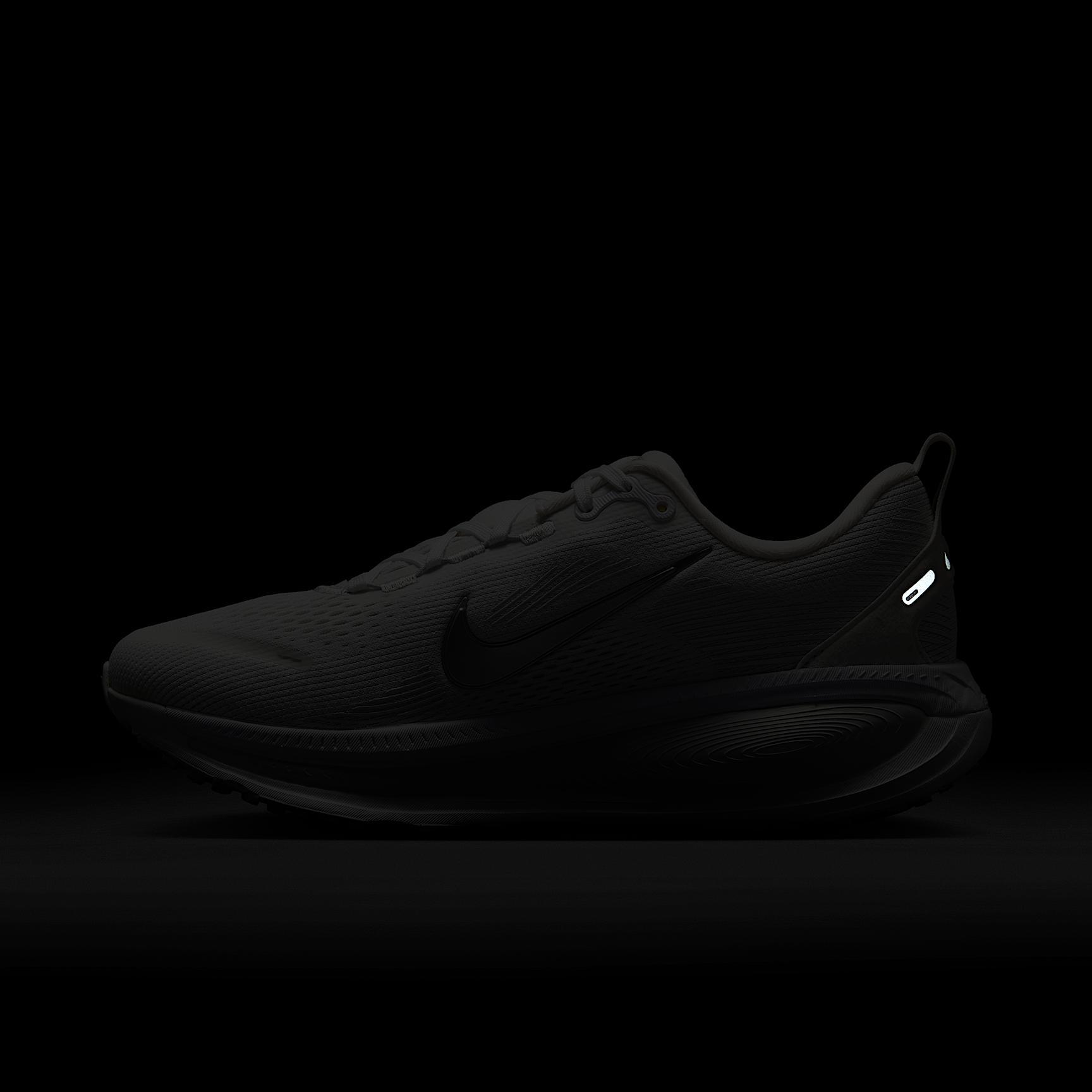 Nike Women's Vomero 18 Road Running Shoes Product Image