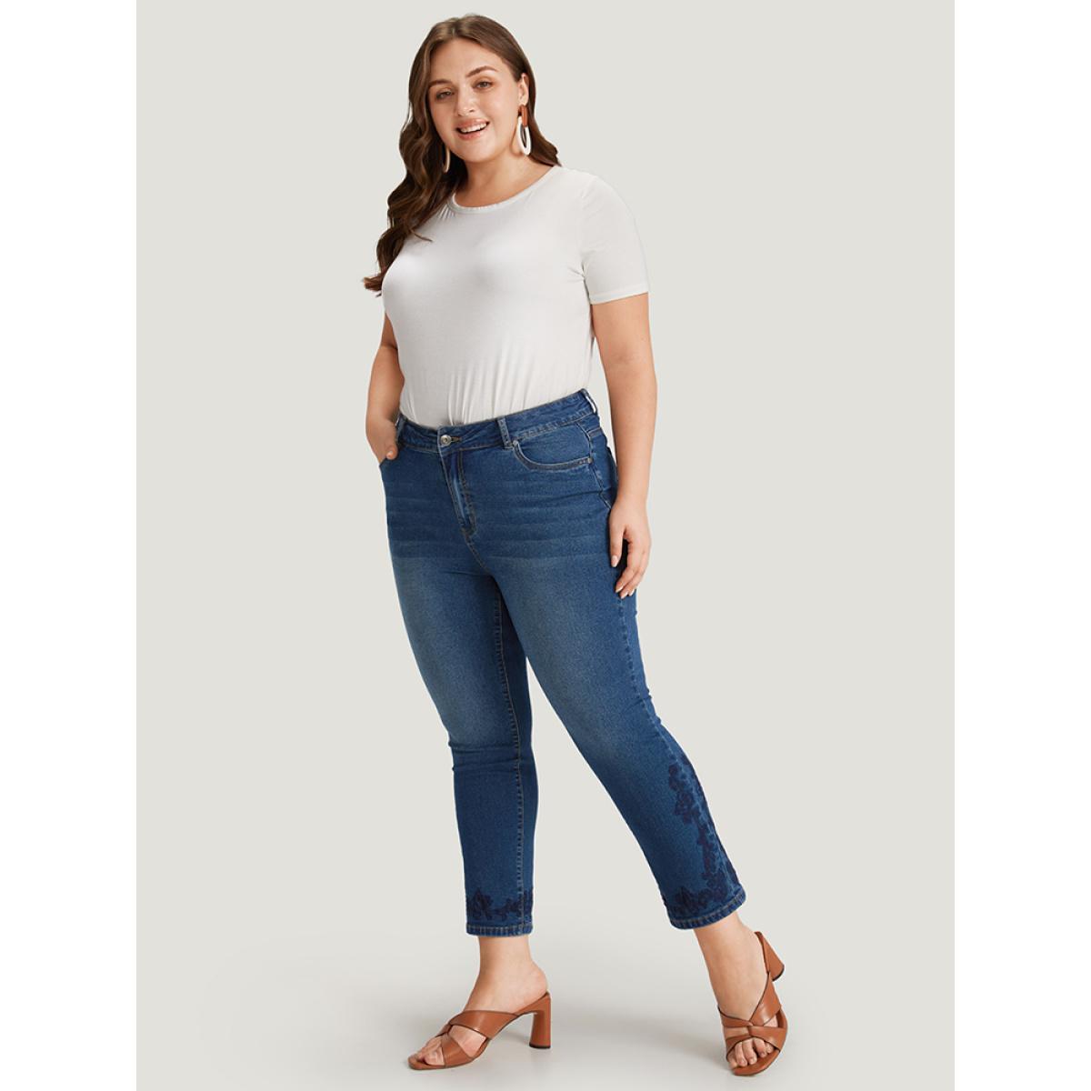 Plus Size Floral Embroidered High Rise Dark Wash Jeans Women Blue Casual Plain Embroidered High stretch Side seam pocket Jeans BloomChic 26/4X Product Image