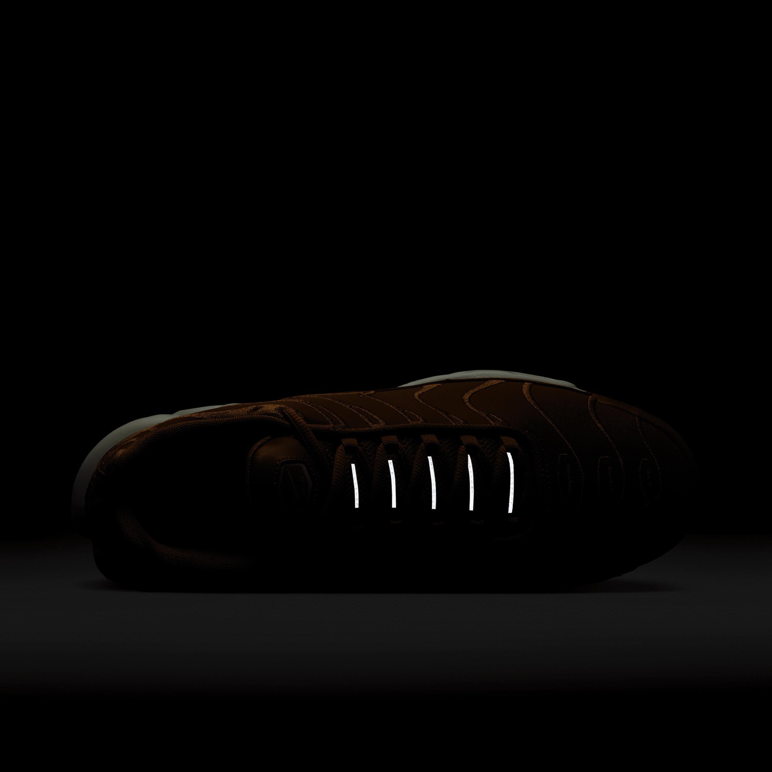 Nike Men's Air Max Plus Shoes Product Image
