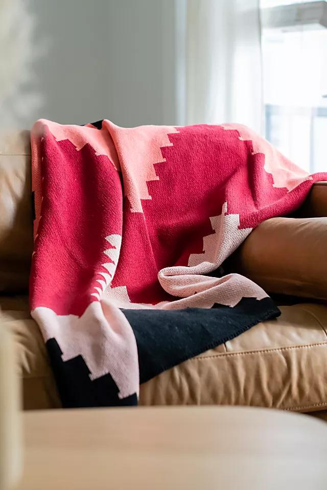 Seek & Swoon Huys Throw Blanket Product Image