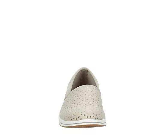 Clarks® Cloudsteppers Breeze Emily Women's Slip-On Shoes, Size: 8.5, Light Brown Product Image