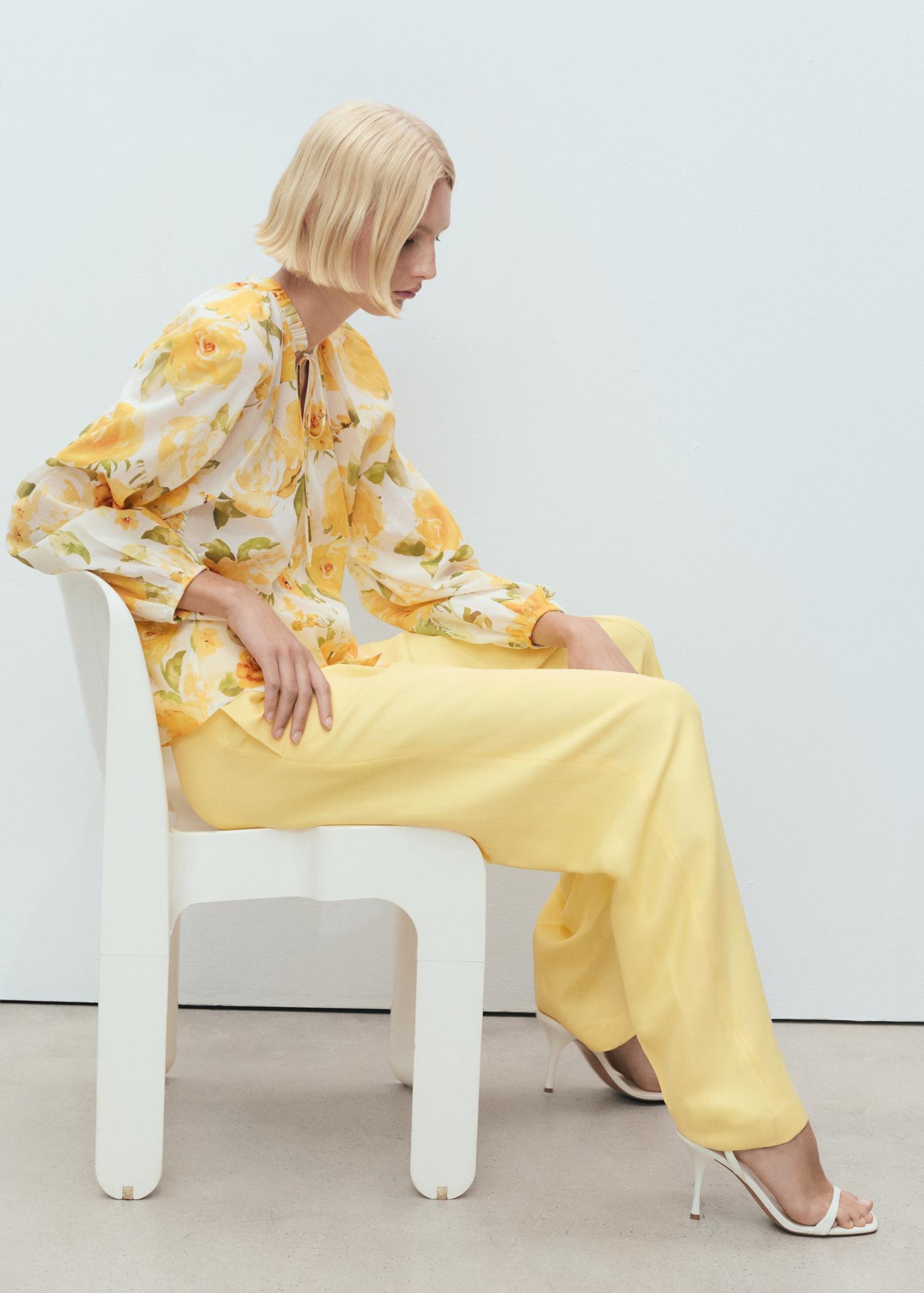 Floral cotton blouse - Women | MANGO USA Product Image
