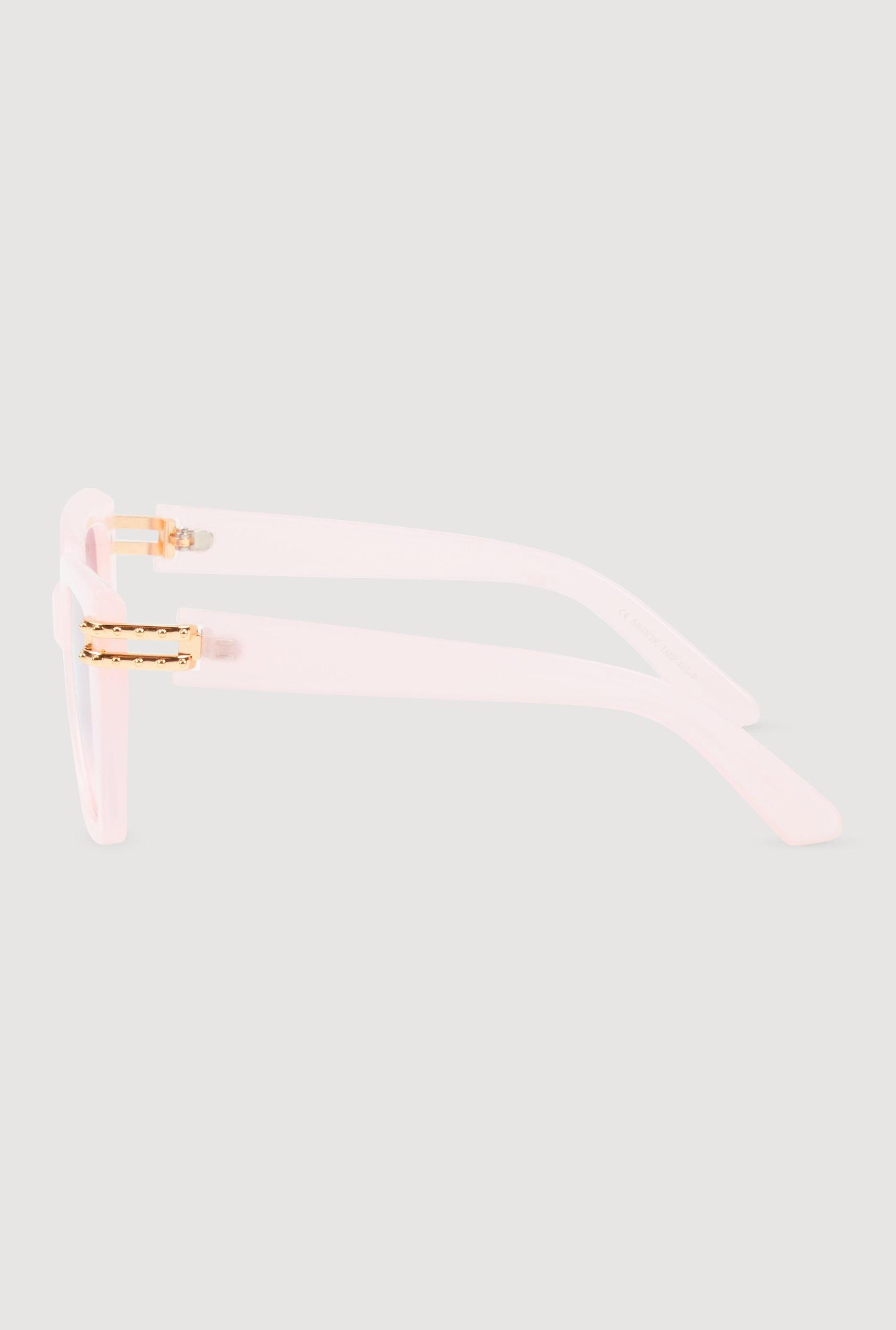 Cut Out Detail Ombre Square Sunglasses Female Product Image