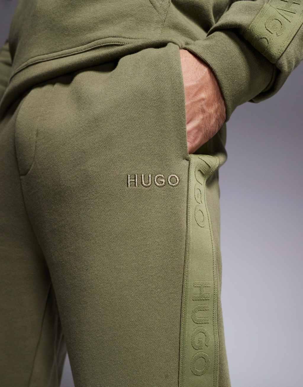 HUGO Bodywear tonal logo sweatpants in dark green - part of a set Product Image