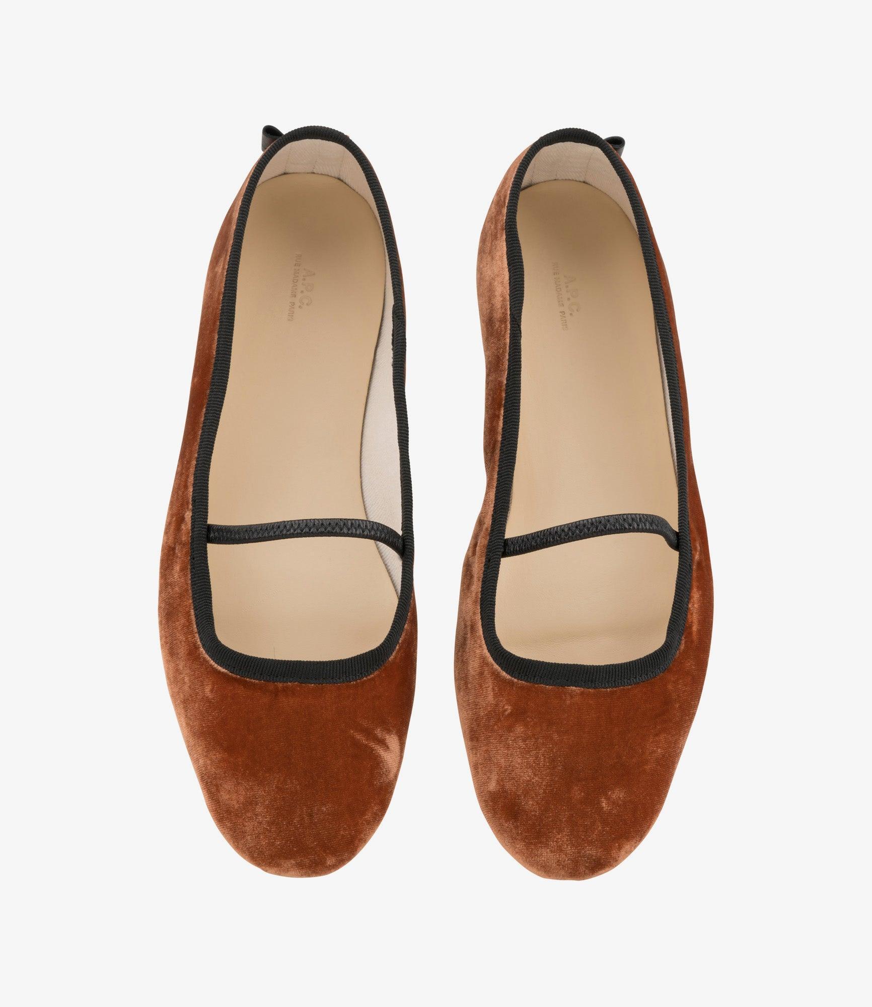 Swan ballet flats Product Image