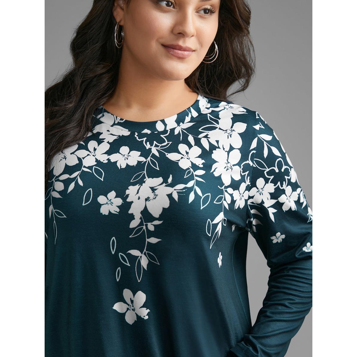 Plus Size Round Neck Boho Print T-Shirt Cyan Women Casual Contrast Natural Flowers Round Neck Everyday T-shirts BloomChic 12/L Product Image