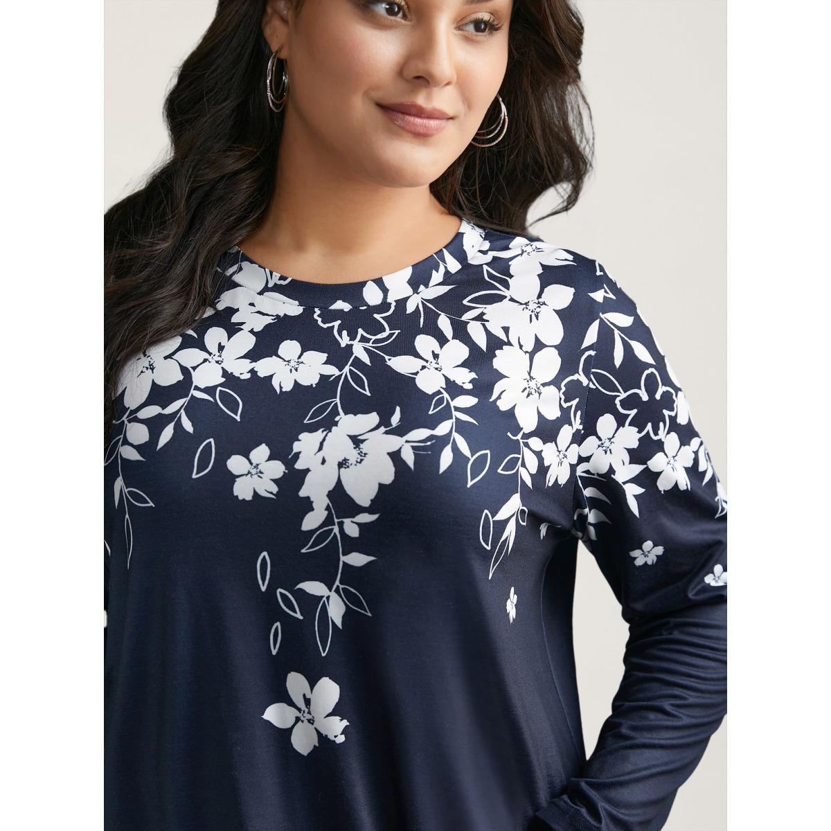 Plus Size Round Neck Boho Print T-Shirt Indigo Women Casual Contrast Natural Flowers Round Neck Everyday T-shirts BloomChic 12/L Product Image